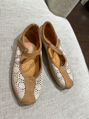 Pikolinos Mary Jane Shoes